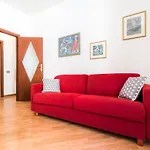 Center - The House Of Travelers كومو