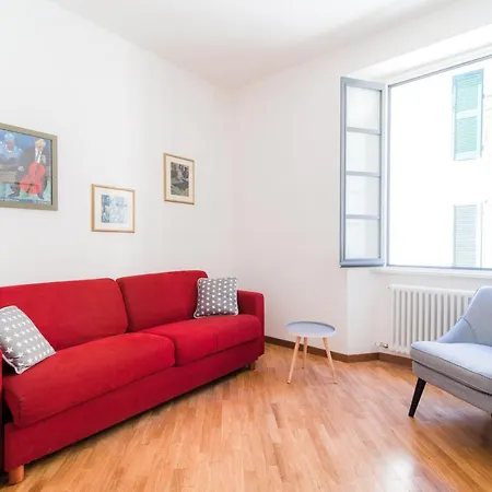 Apartman Center - The House Of Travelers Como