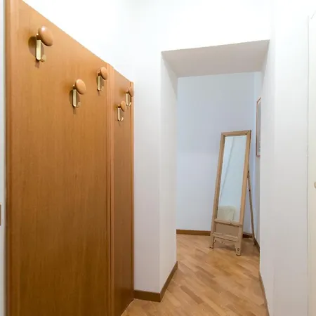 Center - The House Of Travelers Como