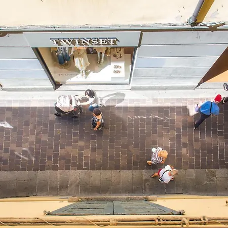 Center - The House Of Travelers Appartamento