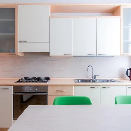 Center - The House Of Travelers Daire *