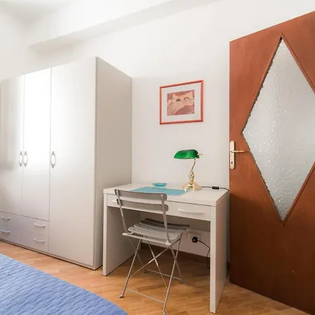 Center - The House Of Travelers Daire *